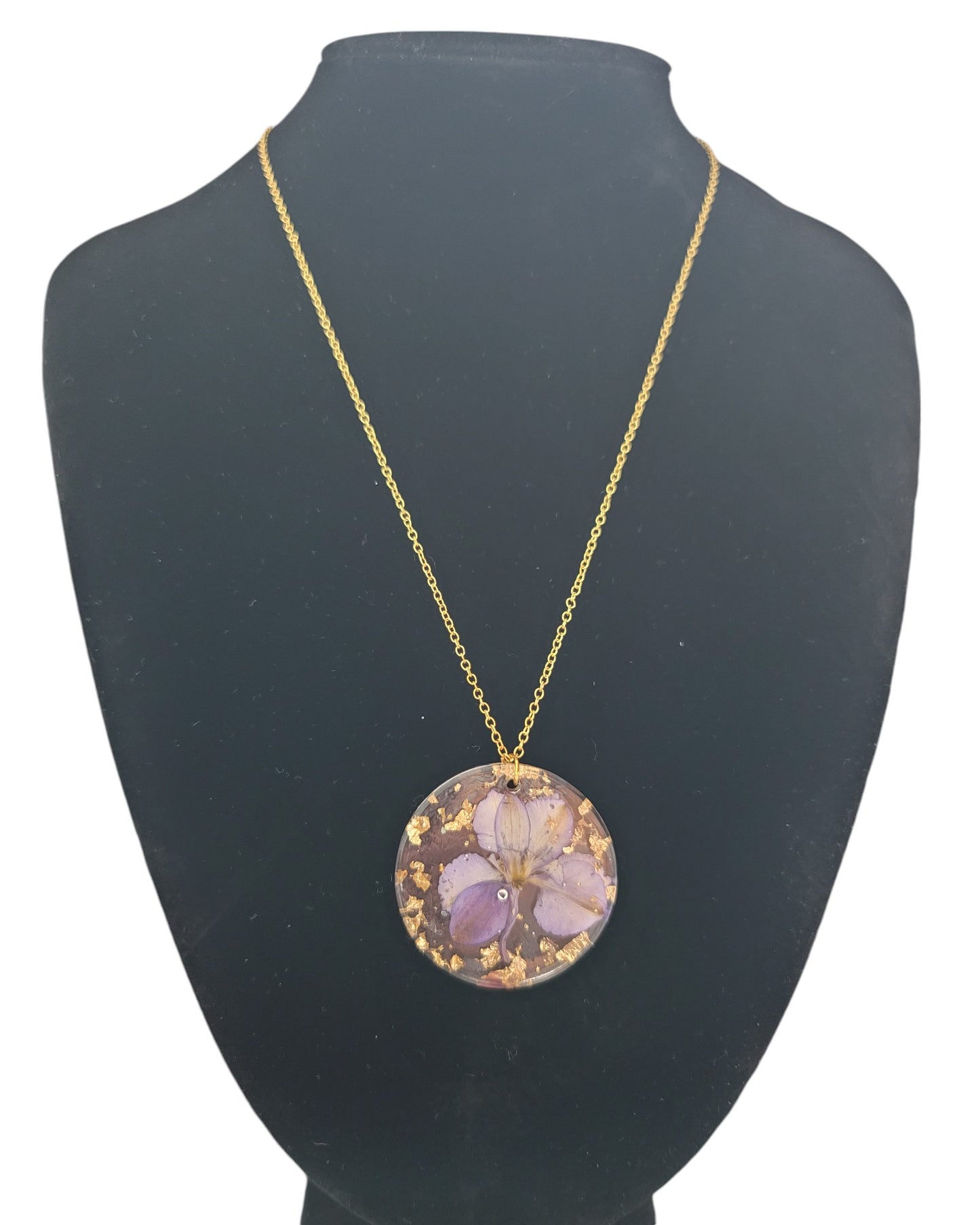 Dried Flower Circle With Gold Chain Necklace